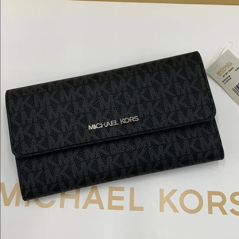 MICHAEL KORS JET SET TRAVEL LG TRIFOLD BLACK